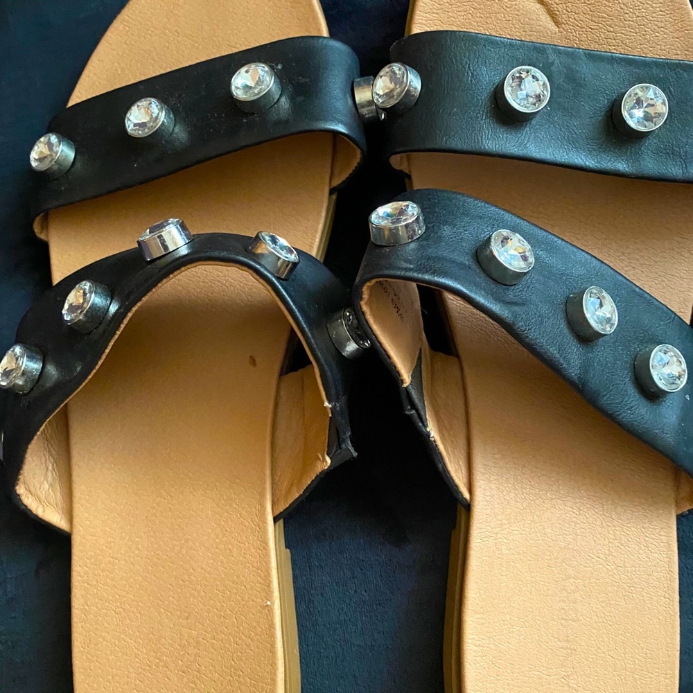 Beautiful sandals nwot